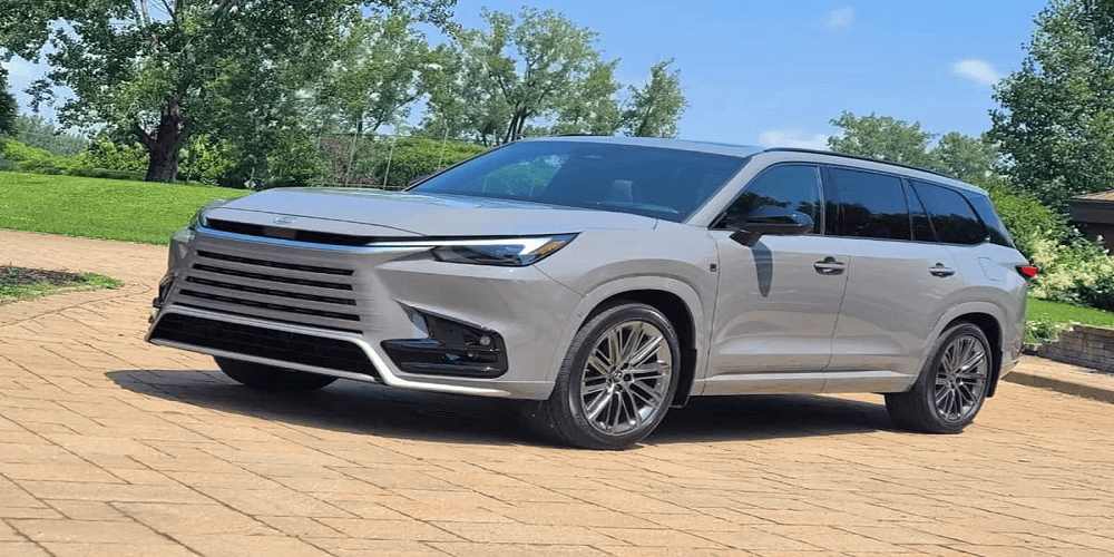 Spacious and Safe Lexus 3 Row SUV for Families